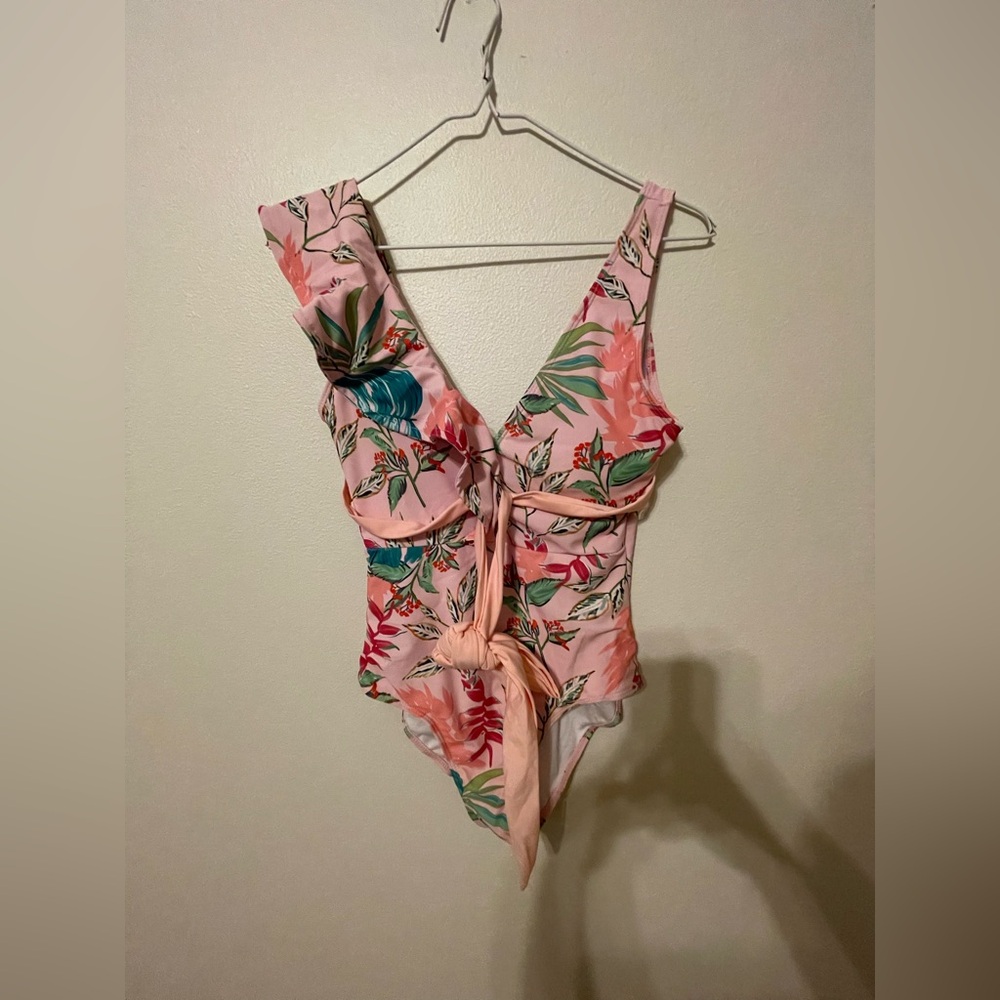 Women’s One-Piece Swimsuit with skirt coverup Size Small NEW